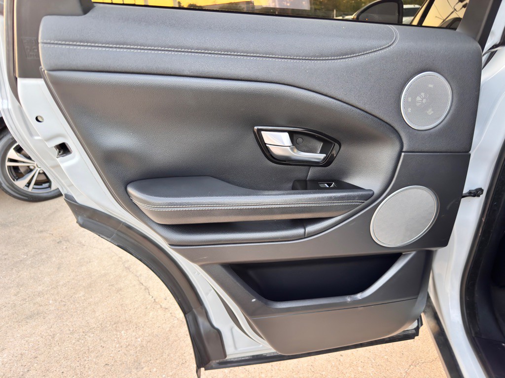 2016 Land Rover Range Rover Evoque Image 16