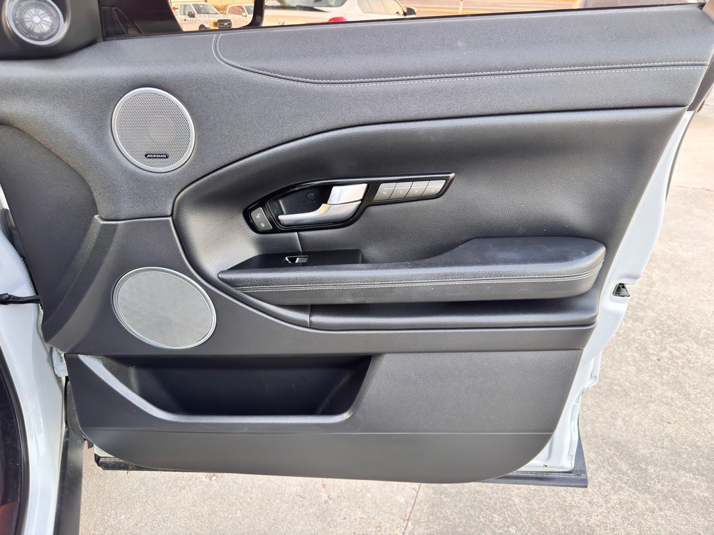 2016 Land Rover Range Rover Evoque Image 22