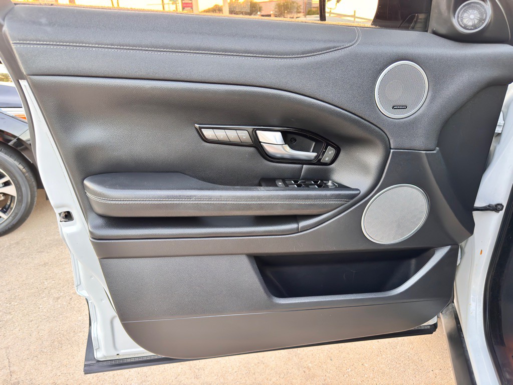 2016 Land Rover Range Rover Evoque Image 26