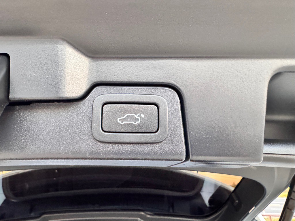 2016 Land Rover Range Rover Evoque Image 38