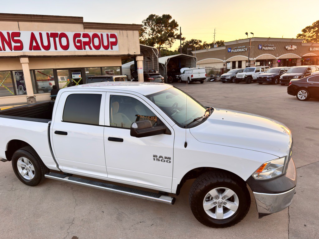 2017 RAM 1500 Image 3