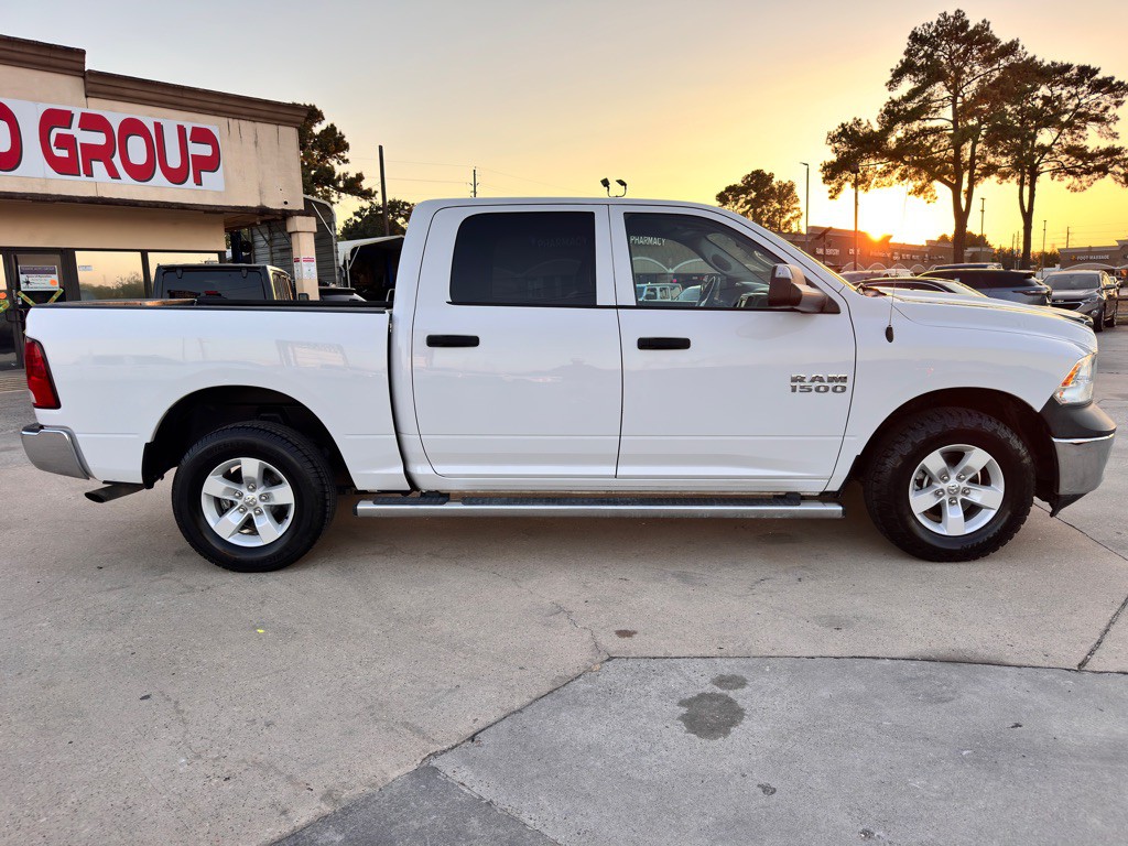 2017 RAM 1500 Image 12