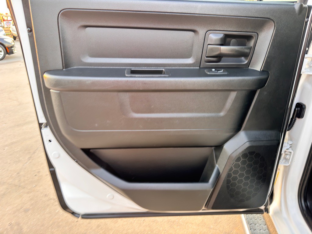 2017 RAM 1500 Image 16