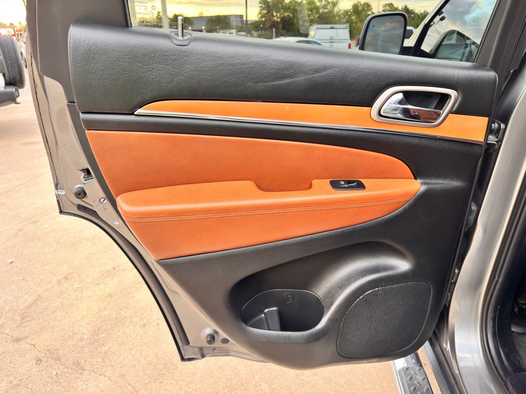 2012 Jeep Grand Cherokee Image 16