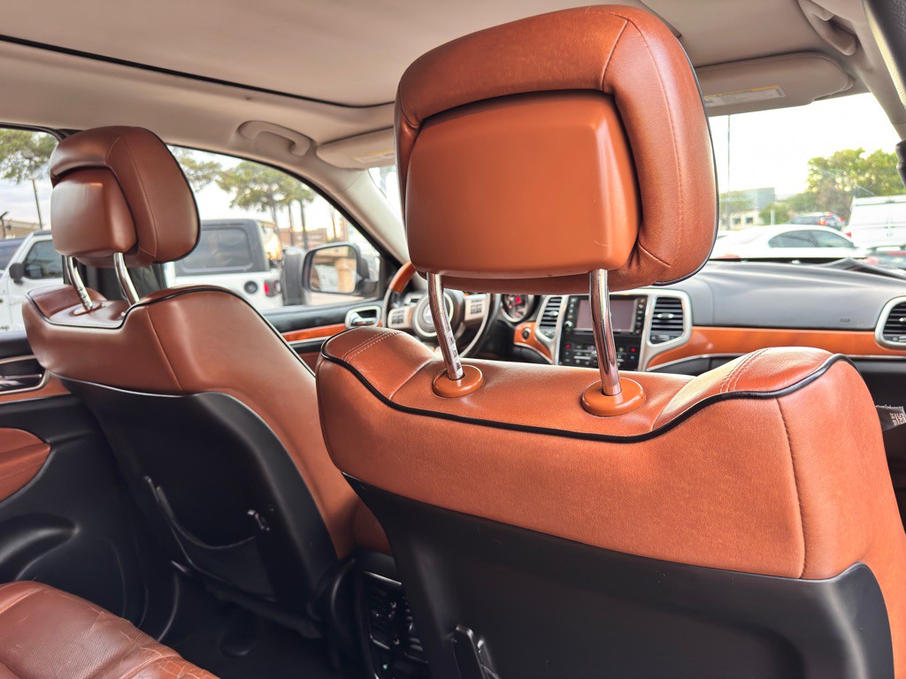 2012 Jeep Grand Cherokee Image 18