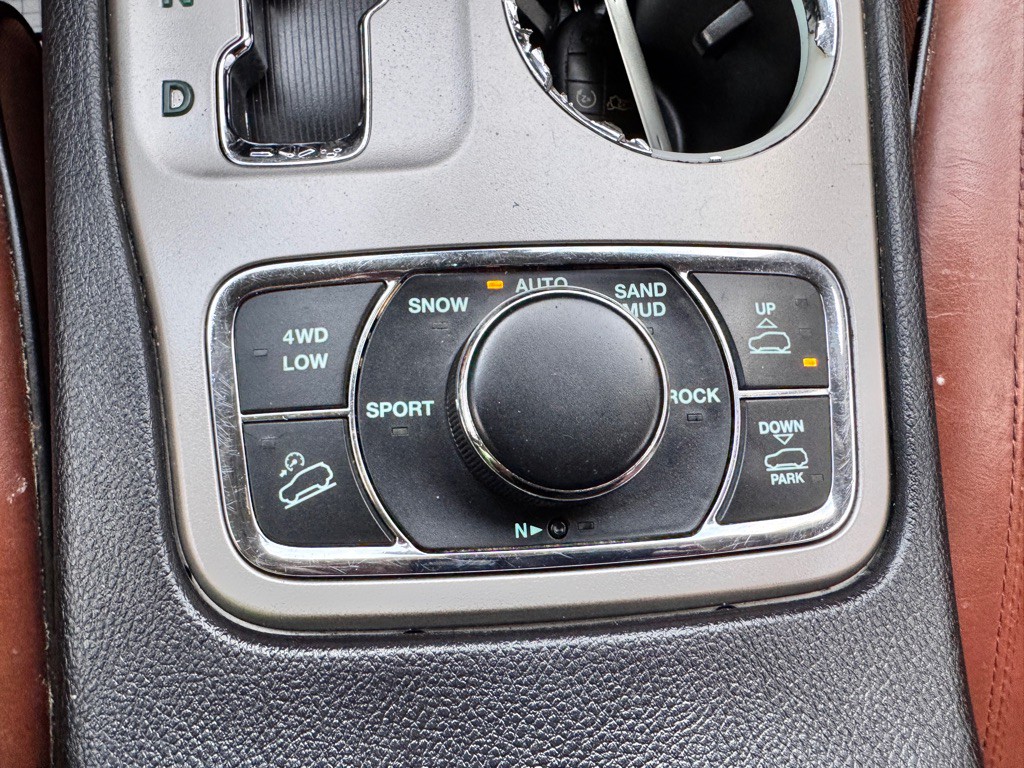 2012 Jeep Grand Cherokee Image 30