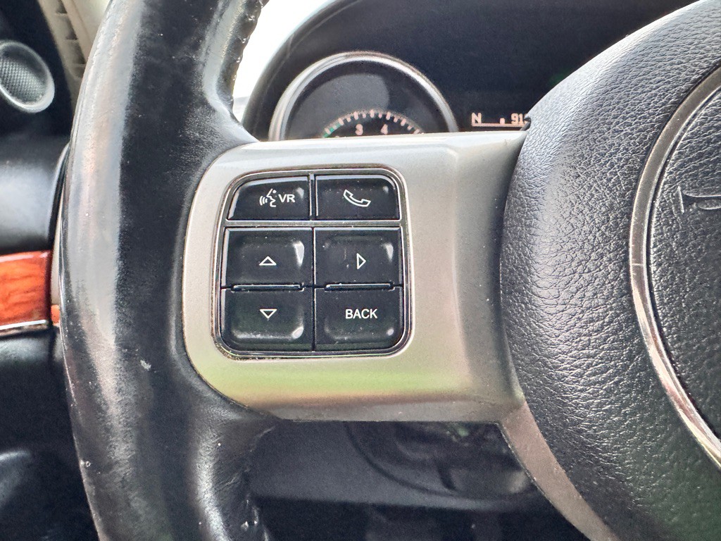 2012 Jeep Grand Cherokee Image 33