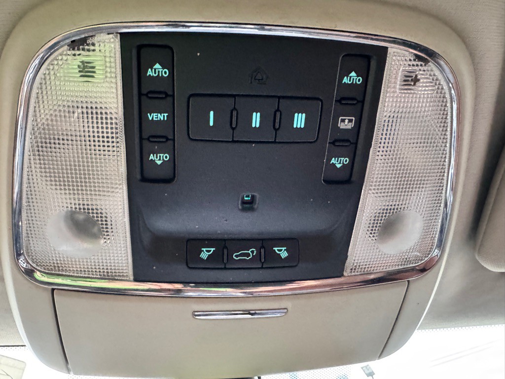 2012 Jeep Grand Cherokee Image 34