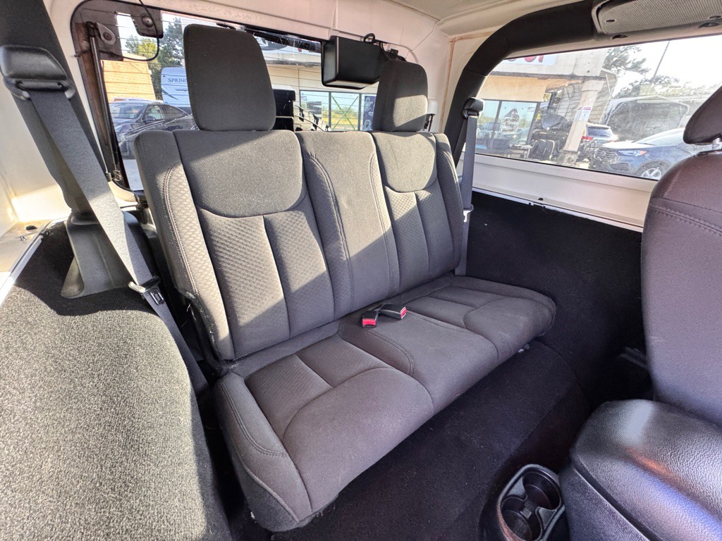 2016 Jeep Wrangler Image 16