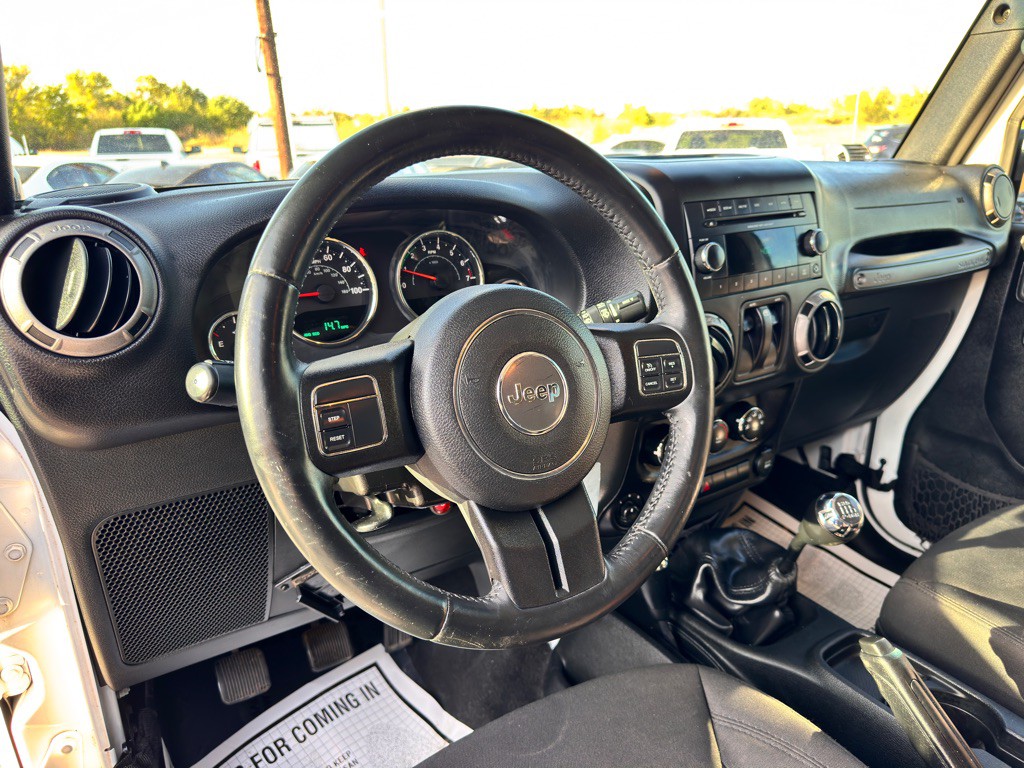 2016 Jeep Wrangler Image 21