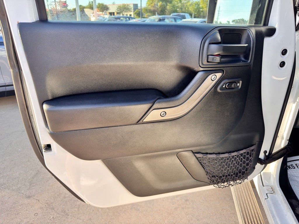 2016 Jeep Wrangler Image 22