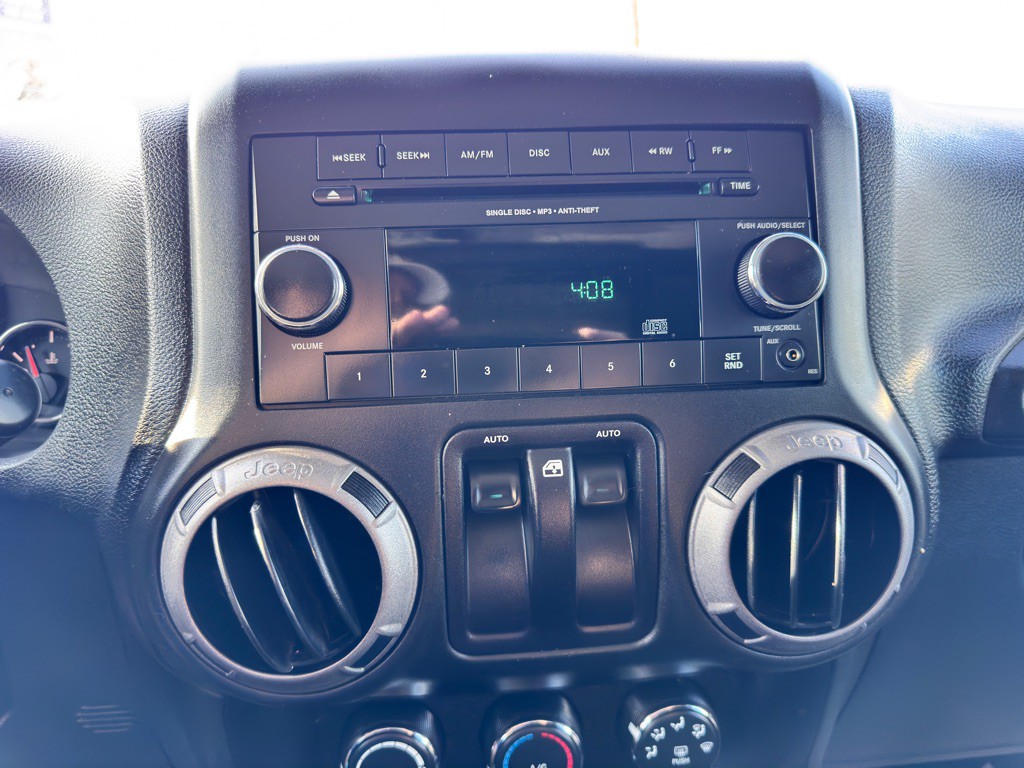 2016 Jeep Wrangler Image 24