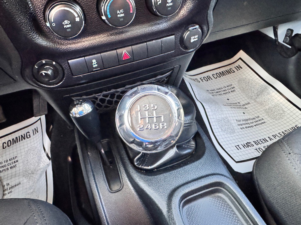 2016 Jeep Wrangler Image 26