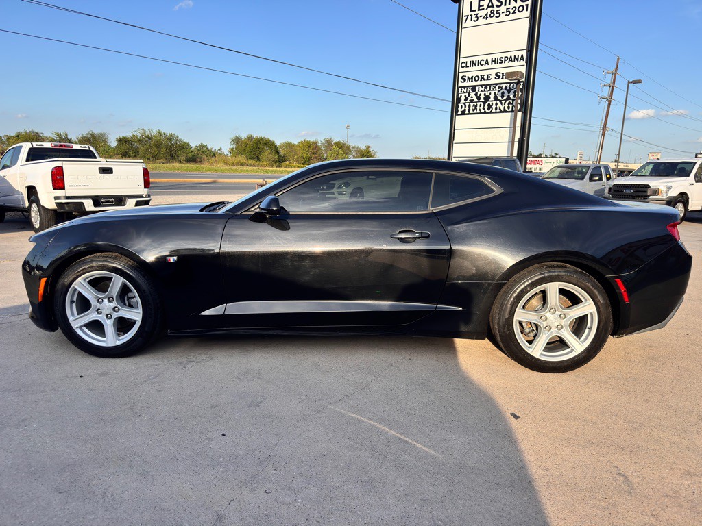 2017 Chevrolet Camaro Image 8