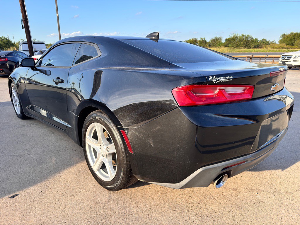 2017 Chevrolet Camaro Image 9