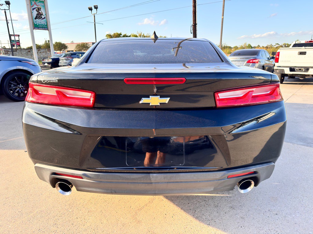 2017 Chevrolet Camaro Image 10