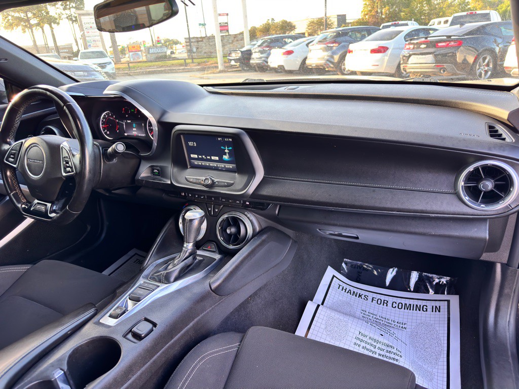2017 Chevrolet Camaro Image 16
