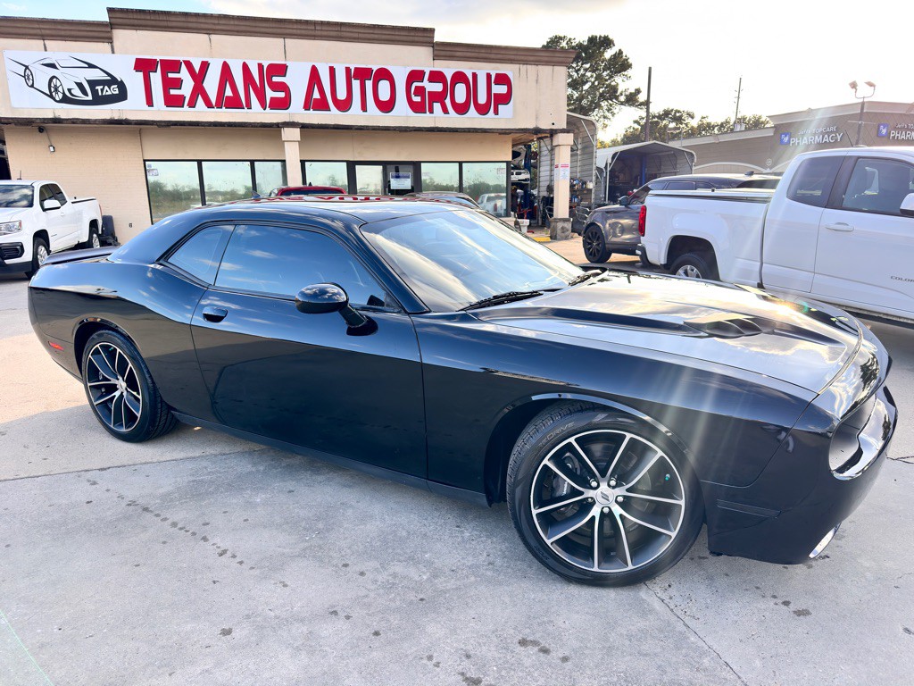 2018 Dodge Challenger Image 2