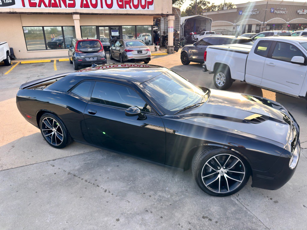 2018 Dodge Challenger Image 3