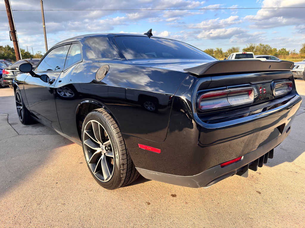 2018 Dodge Challenger Image 9