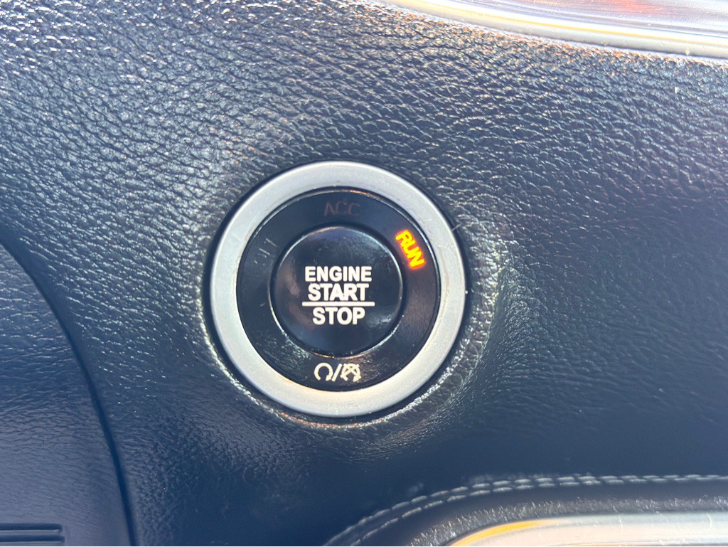 2018 Dodge Challenger Image 25