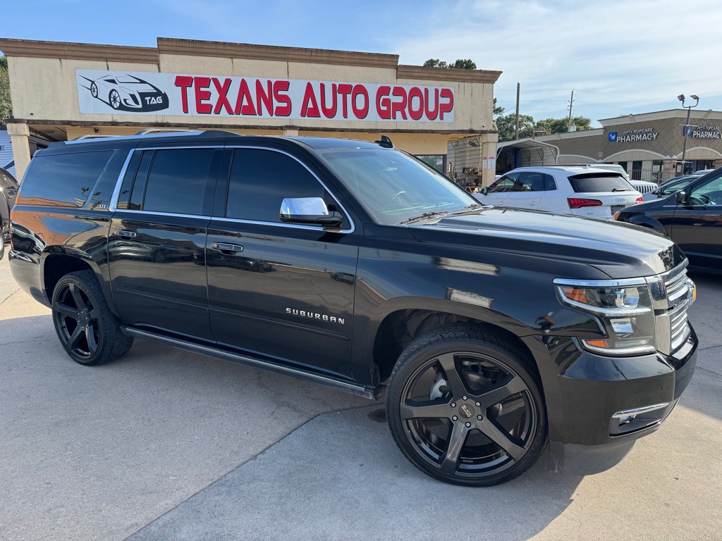 2015 Chevrolet Suburban Image 2