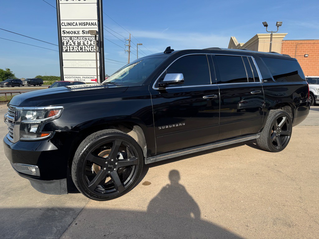 2015 Chevrolet Suburban Image 7