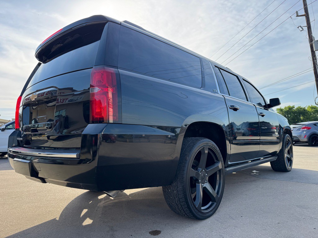 2015 Chevrolet Suburban Image 11