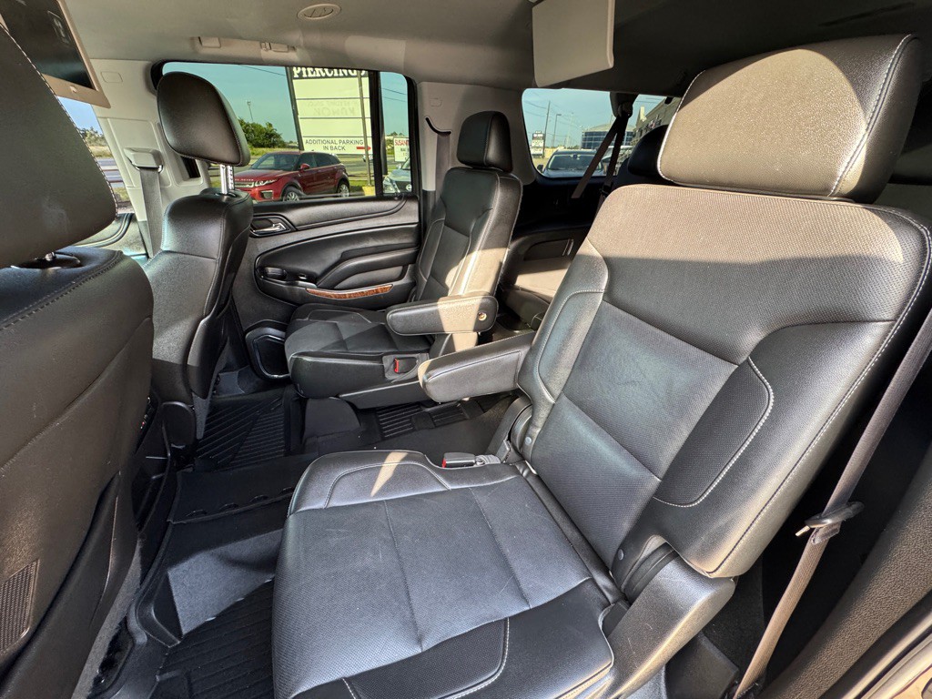 2015 Chevrolet Suburban Image 16