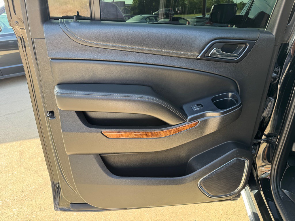 2015 Chevrolet Suburban Image 20