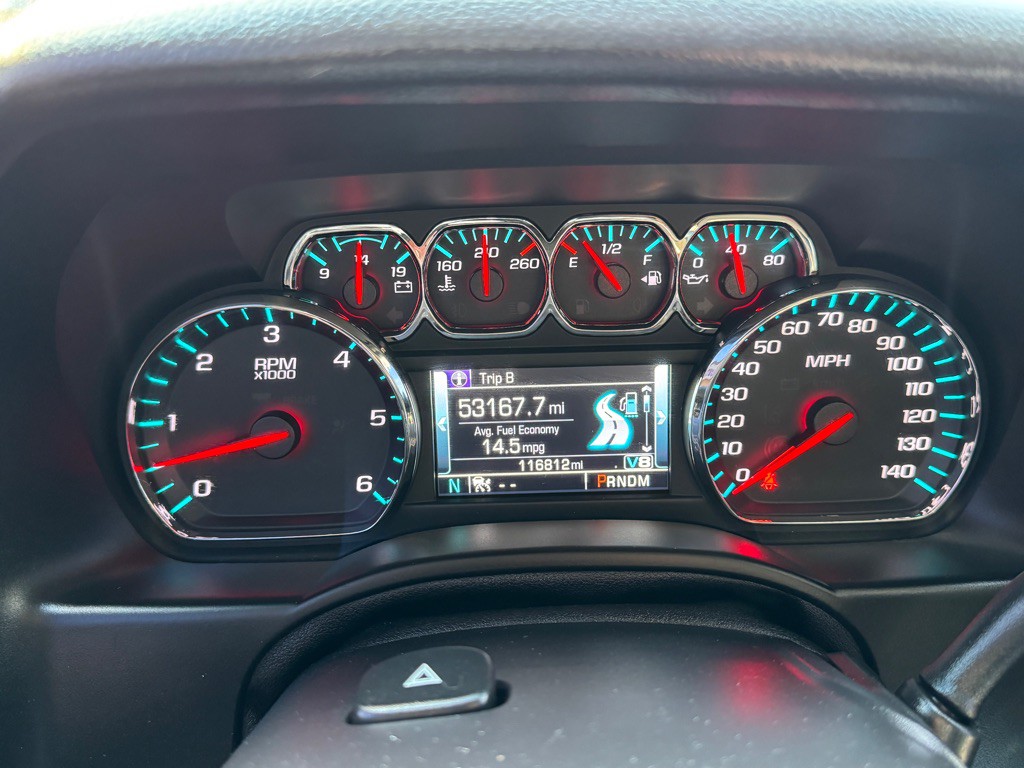 2015 Chevrolet Suburban Image 33