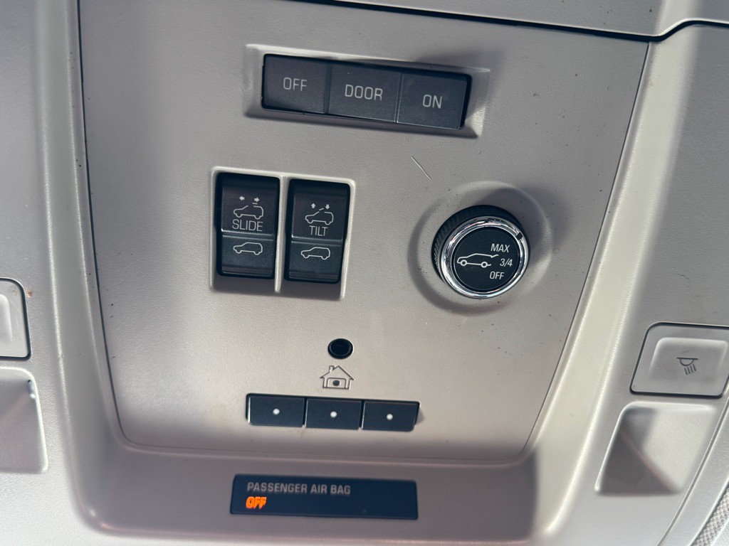 2015 Chevrolet Suburban Image 40