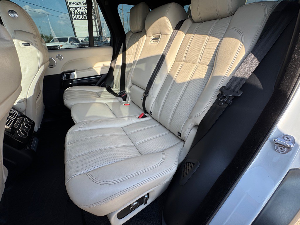 2017 Land Rover Range Rover Image 14