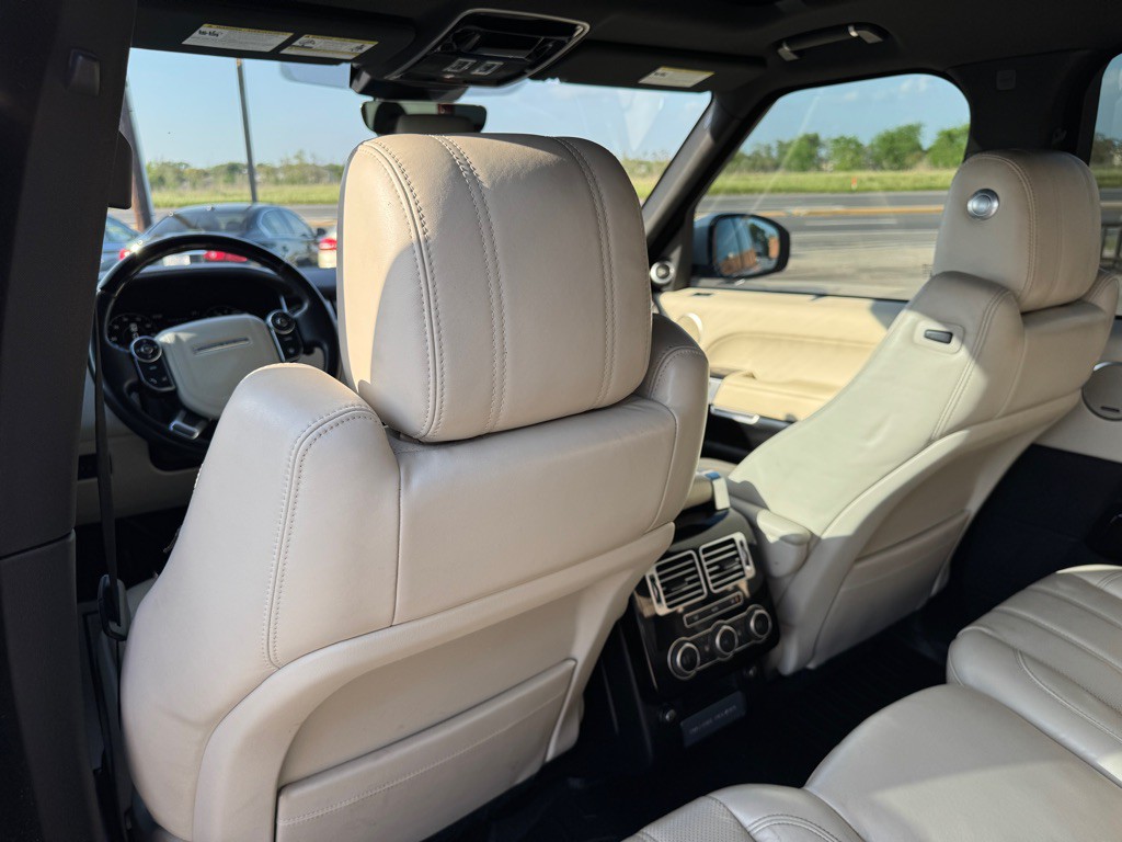 2017 Land Rover Range Rover Image 16