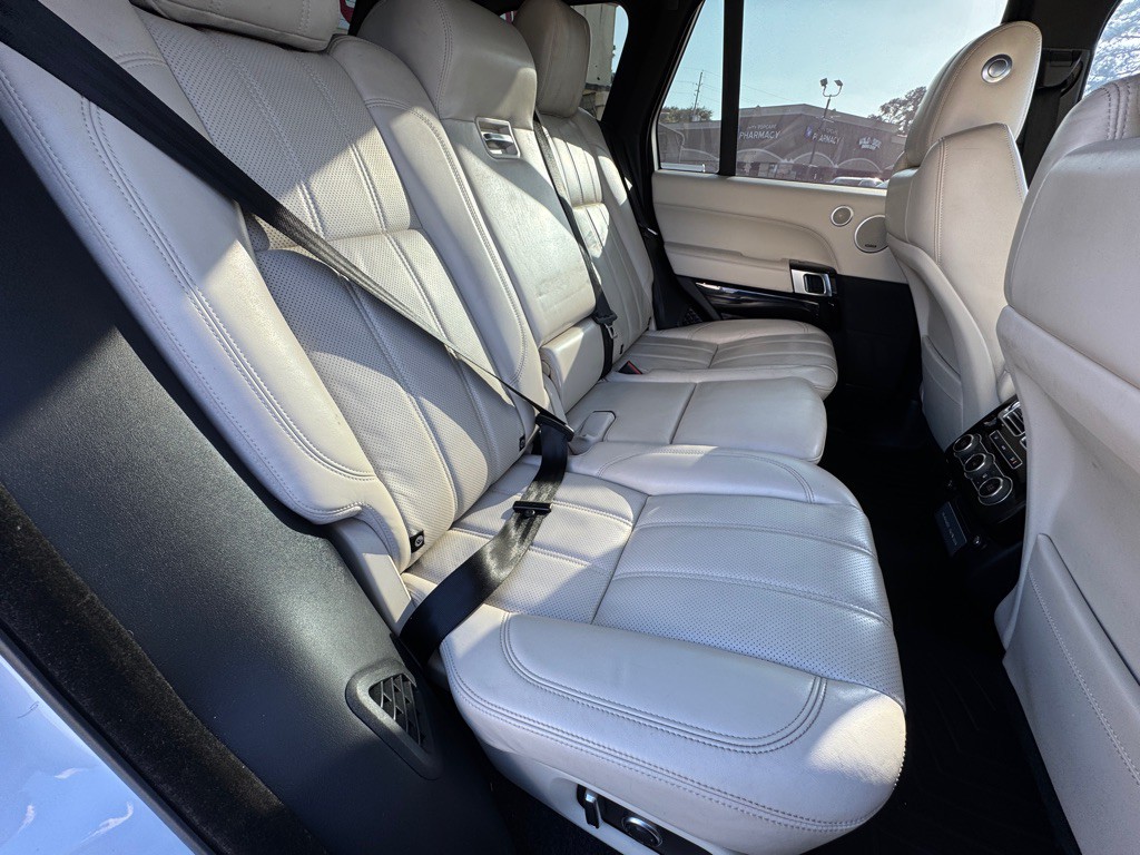 2017 Land Rover Range Rover Image 18