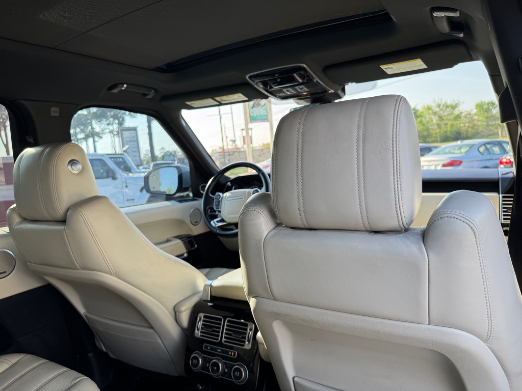 2017 Land Rover Range Rover Image 19