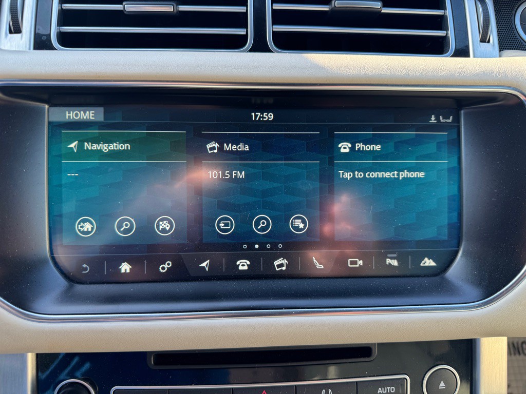2017 Land Rover Range Rover Image 30
