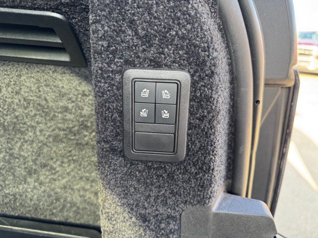 2017 Land Rover Range Rover Image 38