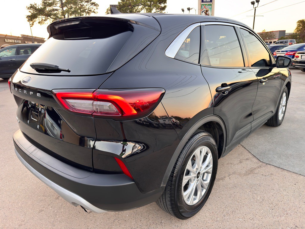 2023 Ford Escape Image 11