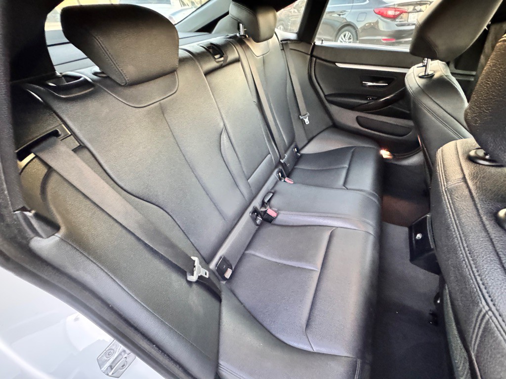 2020 BMW 4 Series Image 17