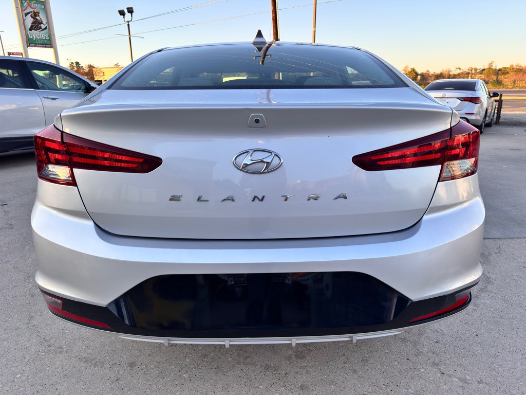 2020 Hyundai Elantra Image 10
