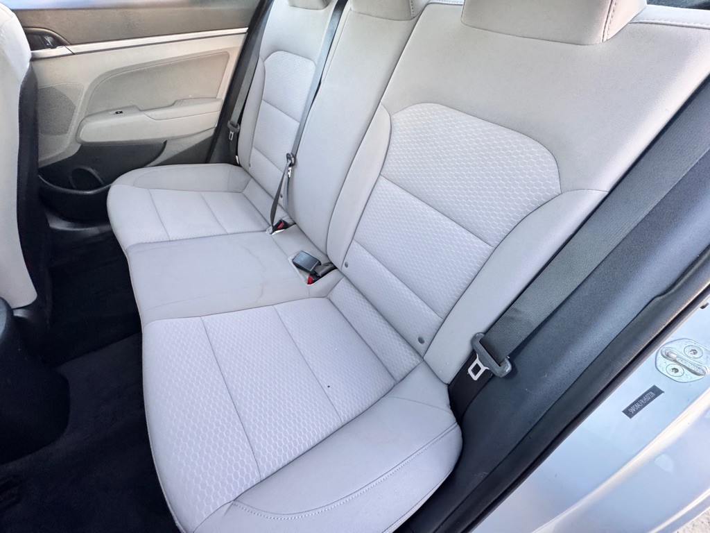 2020 Hyundai Elantra Image 13