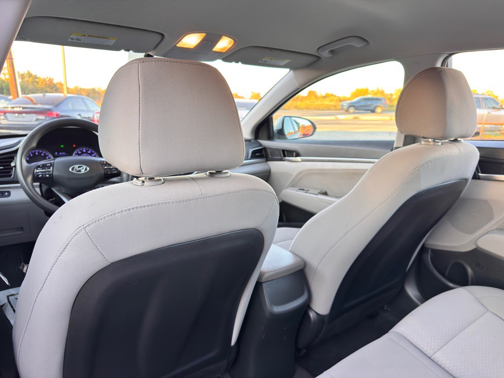 2020 Hyundai Elantra Image 14