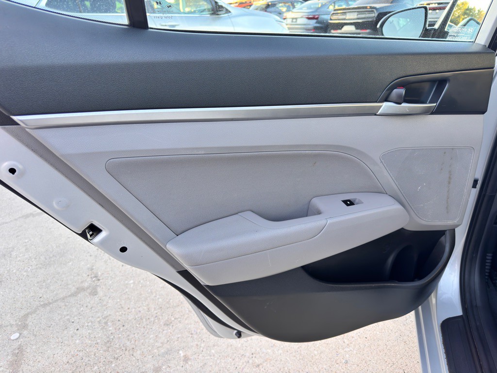 2020 Hyundai Elantra Image 15
