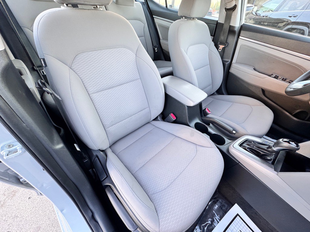 2020 Hyundai Elantra Image 19