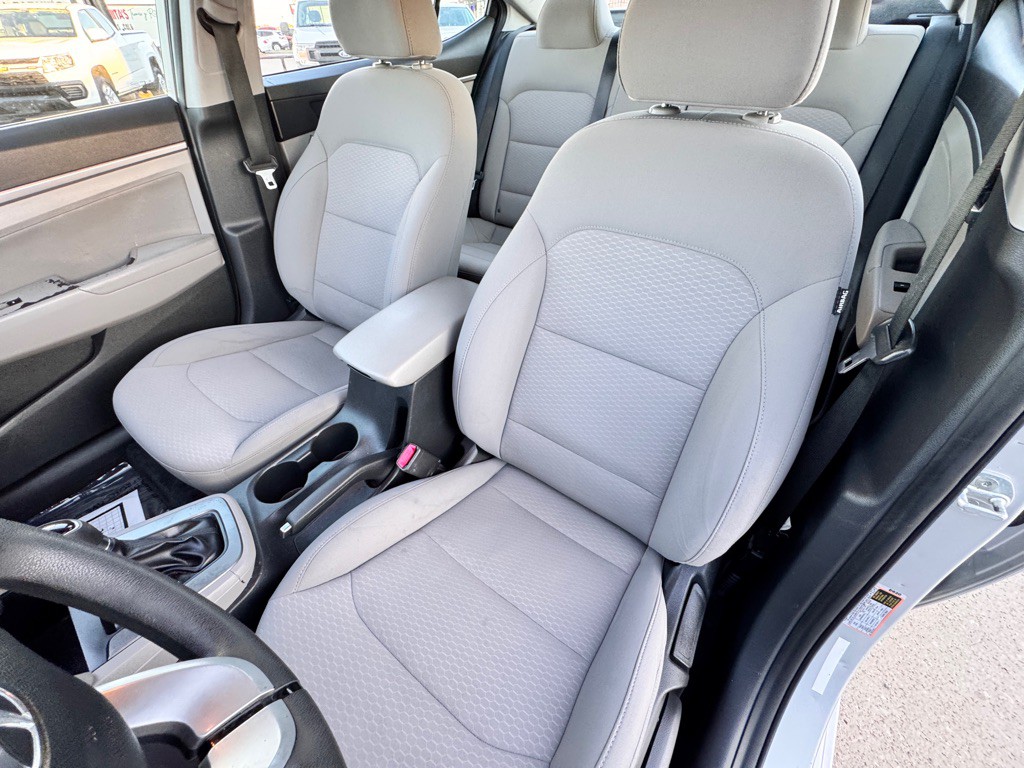 2020 Hyundai Elantra Image 21