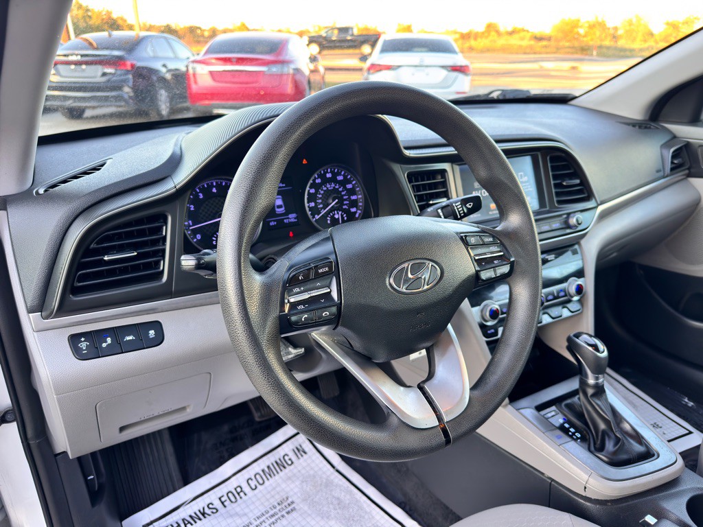 2020 Hyundai Elantra Image 22