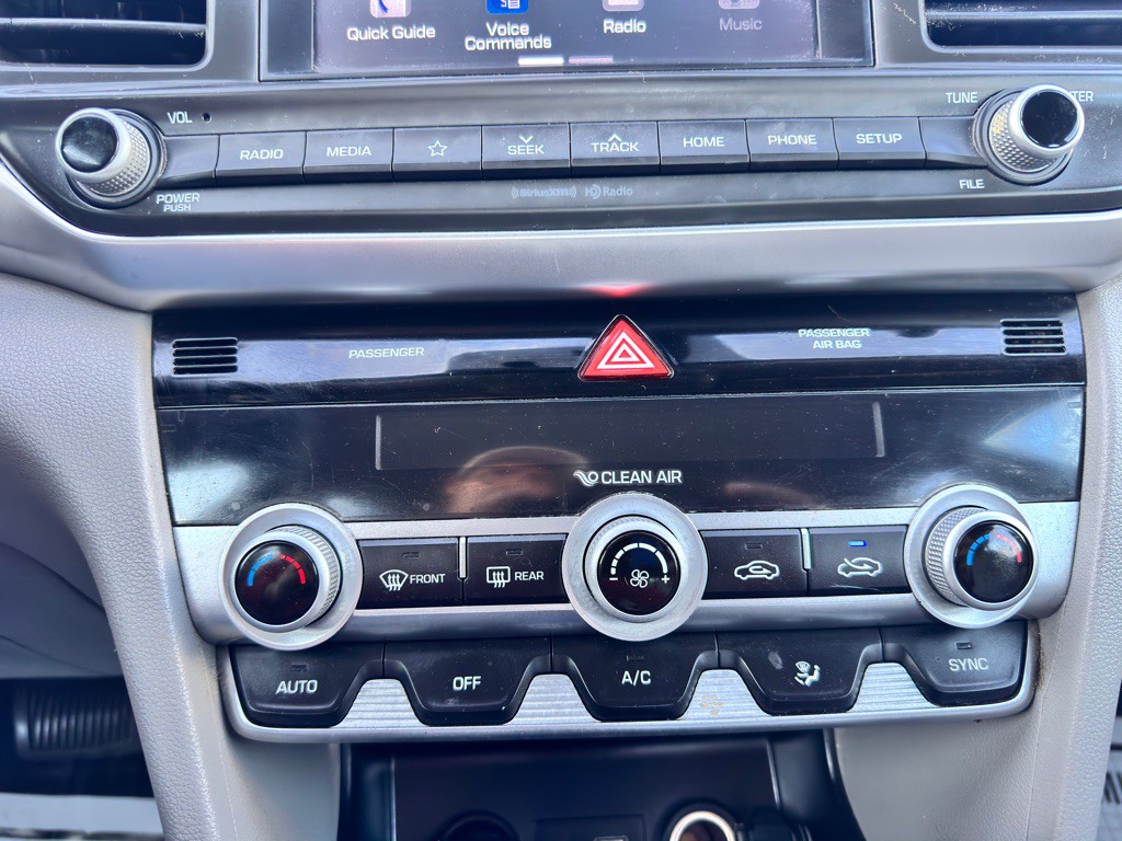 2020 Hyundai Elantra Image 27