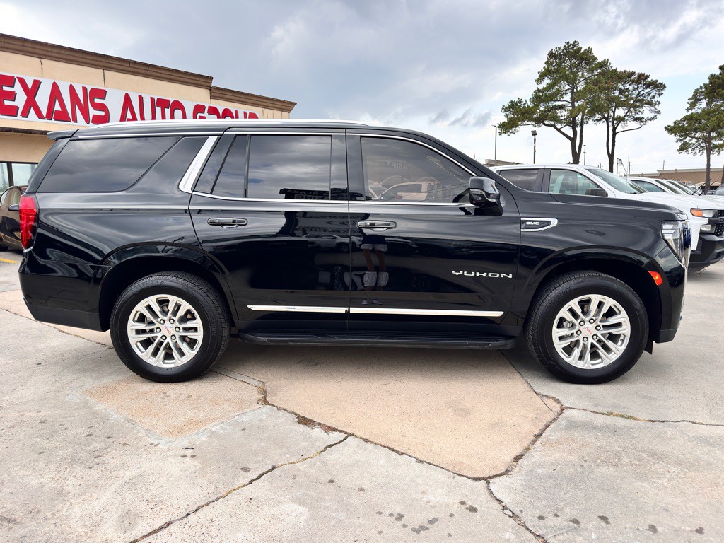 2022 GMC Yukon Image 12