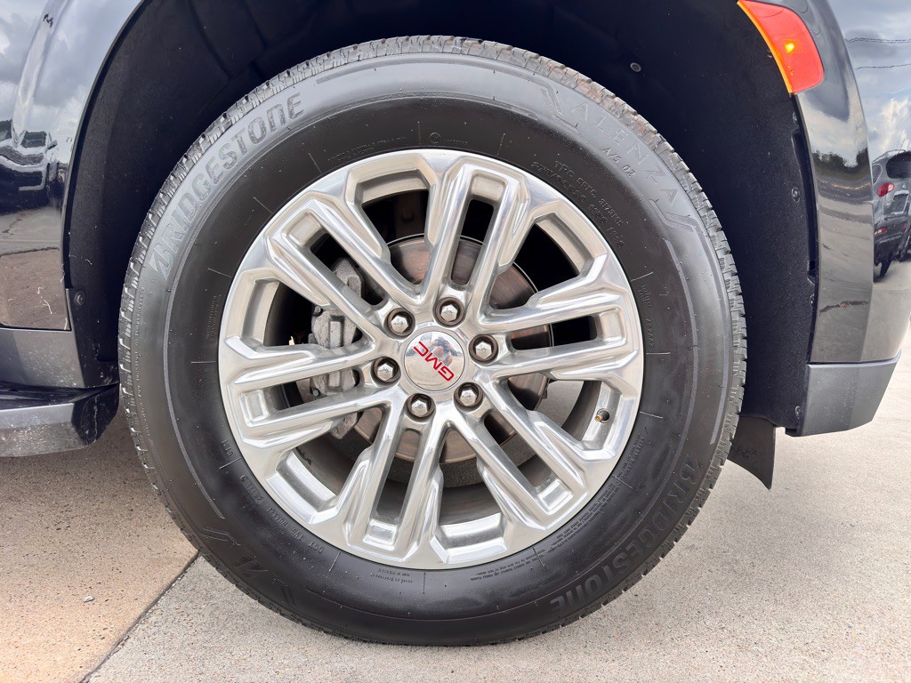 2022 GMC Yukon Image 13